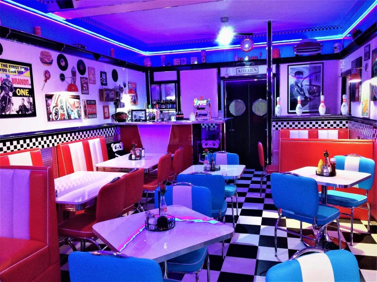 Cadillac Kustomz Hotel - Breakfast Available Rothesay Esterno foto