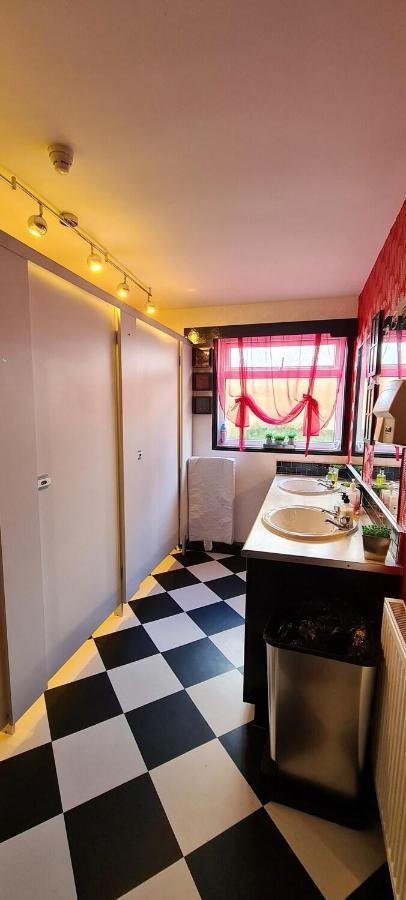 Cadillac Kustomz Hotel - Breakfast Available Rothesay Esterno foto