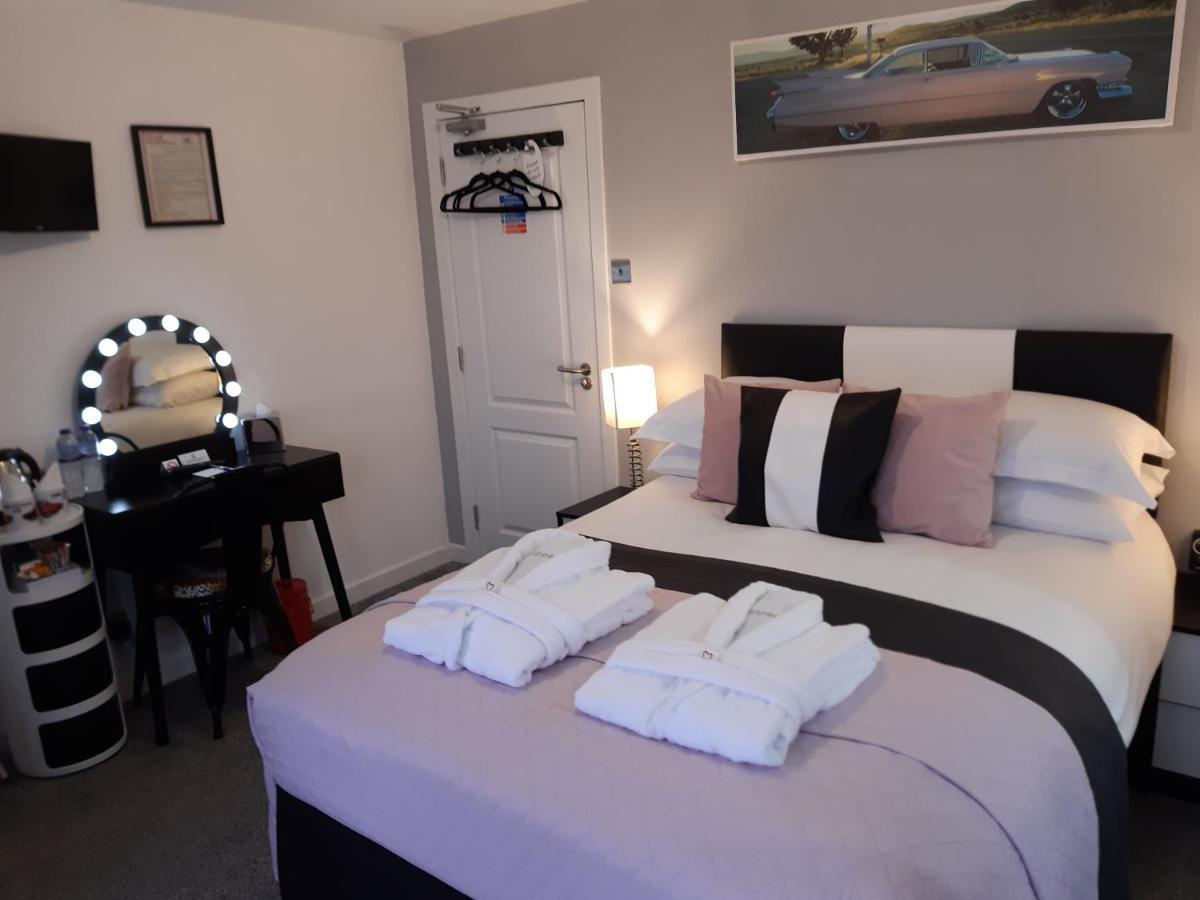 Cadillac Kustomz Hotel - Breakfast Available Rothesay Esterno foto